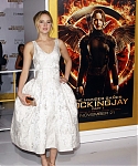 Aa_November_17_-__Mockingjay_Part_1__Premiere_in_Los_Angeles_2814529.jpg