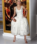 Aa_November_17_-__Mockingjay_Part_1__Premiere_in_Los_Angeles_2817229.jpg