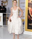 Aa_November_17_-__Mockingjay_Part_1__Premiere_in_Los_Angeles_286629.jpg
