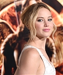 Aa_November_17_-__Mockingjay_Part_1__Premiere_in_Los_Angeles_289129.jpg