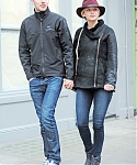 April_24_-_Having_lunch_with_Nicholas_Hoult_in_London_28429.jpg