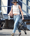 Filename=August_8_-_Arriving_at_a_heliport_in_New_York_28229.jpg
Filesize=3376KiB
Dimensions=2400x3600
Date added=Aug 11, 2014 August_8_-_Arriving_at_a_heliport_in_New_York_28229.jpg
