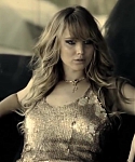 Behind_the_Scenes_Elle_Photoshoot_28December_201229__2835629.jpg
