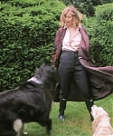 Behind_the_Scenes_with_Jennifer_Lawrence_on_Her_Cover_Shoot_-_Vogue_Diaries_126.jpg