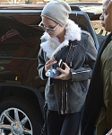 December_15_-_Returning_to_her_hotel_after_doing_some_work_out_at_the_gym_in_New_York_28229.jpg