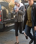 December_15_-_Returning_to_her_hotel_after_doing_some_work_out_at_the_gym_in_New_York_282529.jpg