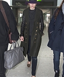 February_11_-_Jennifer_Lawrence_at_Heathrow_Airport_in_London_281029.jpg