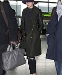 February_11_-_Jennifer_Lawrence_at_Heathrow_Airport_in_London_281429.jpg