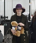February_11_-_Jennifer_Lawrence_at_Heathrow_Airport_in_London_281729.jpg