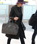 February_11_-_Jennifer_Lawrence_at_Heathrow_Airport_in_London_281829.jpg