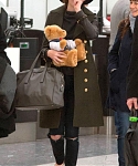 February_11_-_Jennifer_Lawrence_at_Heathrow_Airport_in_London_28629.jpg
