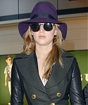 February_7_-_Jennifer_Lawrence_at_Heathrow_Airport_in_London_28129.JPG