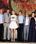 GROUP_May_17_-__Mockingjay_Part_1__photocall_at_Cannes_in_France_286529.jpg