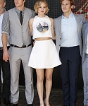 GROUP_May_17_-__Mockingjay_Part_1__photocall_at_Cannes_in_France_289229.jpg