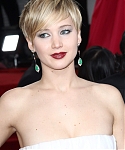 HQ_71st_Annual_Golden_Globe_Awards_-_Red_Carpet_2814929.jpg