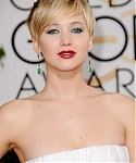 HQ_71st_Annual_Golden_Globe_Awards_-_Red_Carpet_2815329.jpg
