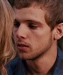 House_at_the_End_of_the_Street__28113229.jpg