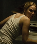 House_at_the_End_of_the_Street__28176329.jpg