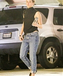 January_27_-_At_a_office_building_to_attend_a_doctor_s_appointment_in_Beverly_Hills_281729.jpg