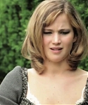 Jennifer_Lawrence_on_The_Hunger_Games_-_Vogue_Diaries_250.jpg
