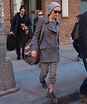 March_22_-_Leaving_her_hotel_in_NYC_281129.jpg