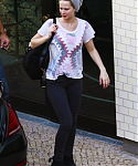 May_22_-_Arriving_at_her_hotel_in_Berlin_28829.png