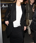 May_7_-_Jennifer_Lawrence_arriving_at_LAX_Airport_in_Los_Angeles_281629.jpg