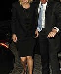 November_12_-_Arriving_at_her_hotel_in_New_York_281029.jpg