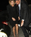 November_12_-_Arriving_at_her_hotel_in_New_York_281229.jpg