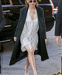November_13_-_Arriving_back_at_her_hotel_in_New_York_281629.JPG