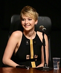 November_14_-_The_Hunger_Games_Catching_Fire_Press_Conference_in_Rome_28229.jpg