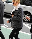 November_16_-_Arriving_at_Soul_Cycle_Gym_in_New_York_City_284729.jpg