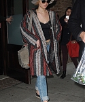 November_16_-_Leaving_her_hotel_in_New_York_283329.JPG