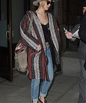 November_16_-_Leaving_her_hotel_in_New_York_283429.JPG