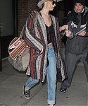 November_16_-_Leaving_her_hotel_in_New_York_283729.JPG