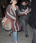 November_16_-_Leaving_her_hotel_in_New_York_283929.JPG