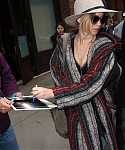 November_16_-_Leaving_her_hotel_in_New_York_286329.jpg