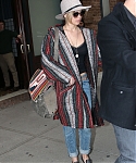 November_16_-_Leaving_her_hotel_in_New_York_287629.jpg