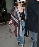 November_16_-_Leaving_her_hotel_in_New_York_287729.jpg