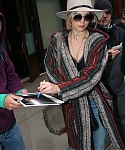 November_16_-_Leaving_her_hotel_in_New_York_287929.jpg
