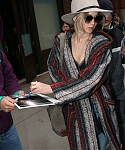 November_16_-_Leaving_her_hotel_in_New_York_288029.jpg
