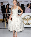 November_17_-__Mockingjay_Part_1__Premiere_in_Los_Angeles_281229~0.jpg