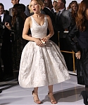 November_17_-__Mockingjay_Part_1__Premiere_in_Los_Angeles_2812629~0.jpg