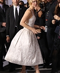 November_17_-__Mockingjay_Part_1__Premiere_in_Los_Angeles_2812929~0.jpg