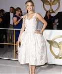 November_17_-__Mockingjay_Part_1__Premiere_in_Los_Angeles_2820329.jpg