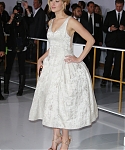 November_17_-__Mockingjay_Part_1__Premiere_in_Los_Angeles_289329~0.jpg
