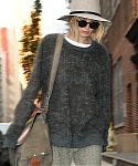 November__11_-_Arriving_at_her_hotel_in_New_York_City_28329.jpg