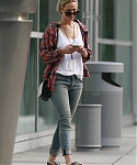 October_22_-_Out_and_about_in_Los_Angeles_282029.jpg