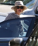 October_24_-_Leaving_a_meeting_in_LA_2810929.jpg