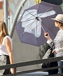 October_24_-_Leaving_a_meeting_in_LA_289129.jpg
